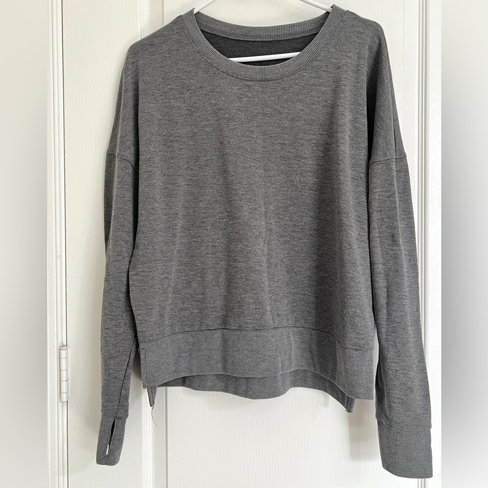 Womens Gray Long Sleeve Shirt size L Pullover Plain Crew Neck Sweatshirt Casual - Picture 3 of 7